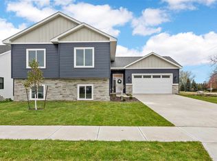 1713 Sherman Dr, Iowa City, IA
