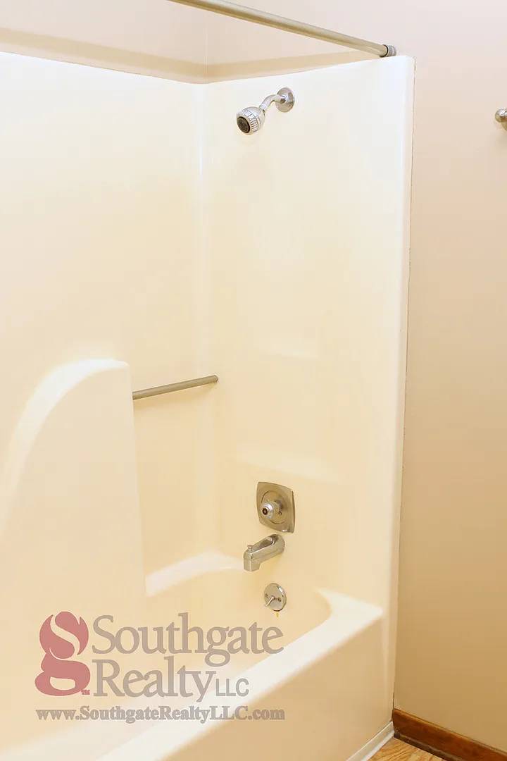 Edgewood Townhomes — Photo 3