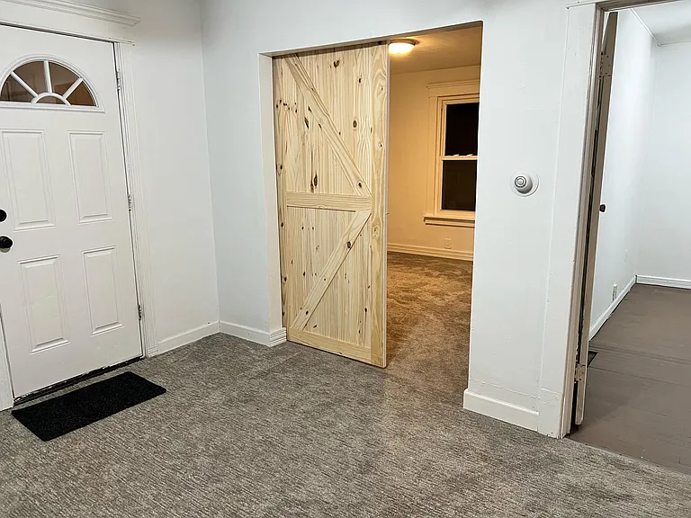 1105 Madison Ave — Photo 2