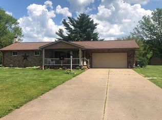 22022 Valley View Dr, West Lafayette, OH