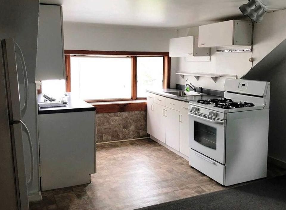 1st image of 40 Oakview Ave