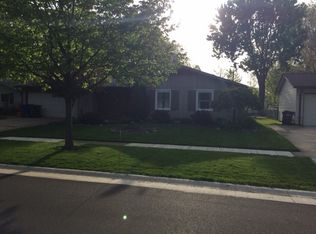 749 Bridle Ln, Berea, OH 44017