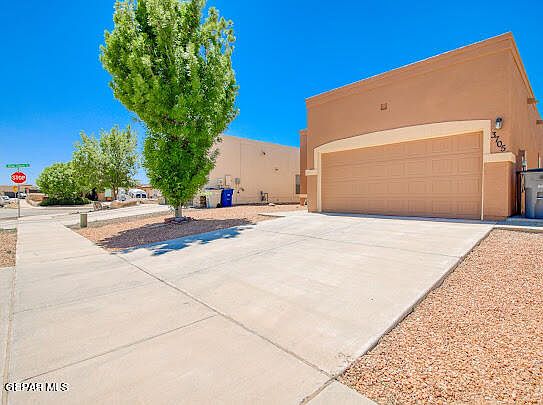 3rd image of 3705 Loma Jacinto Dr