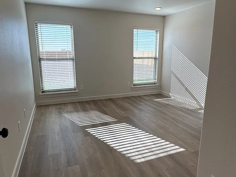 2176 Langford Ave — Photo 7