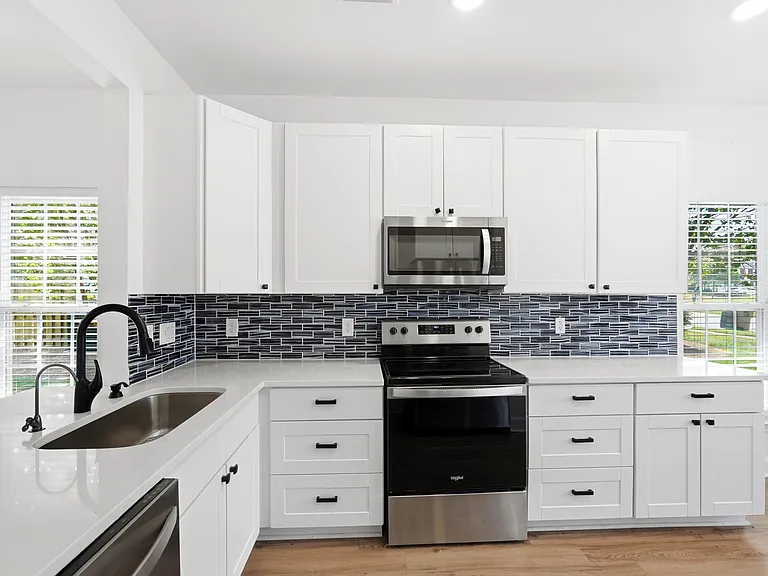 4084 Holly Villa Cir — Photo 11