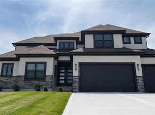 10514 N Hawthorne Ave, Kansas City, MO 64157