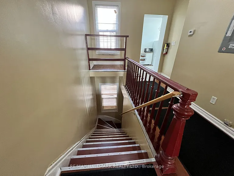 374 Dundas St E #2 — Photo 19