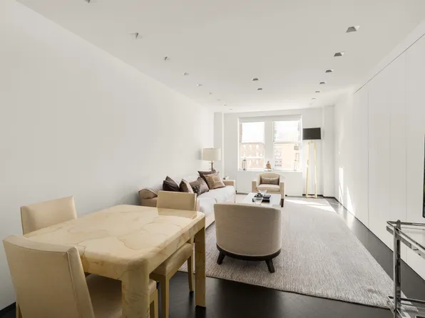 575 Park Avenue image 2 of 8