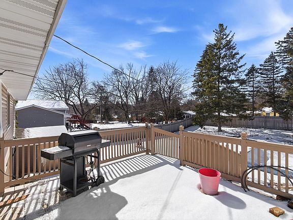 5th image of 2575 Aladdin St