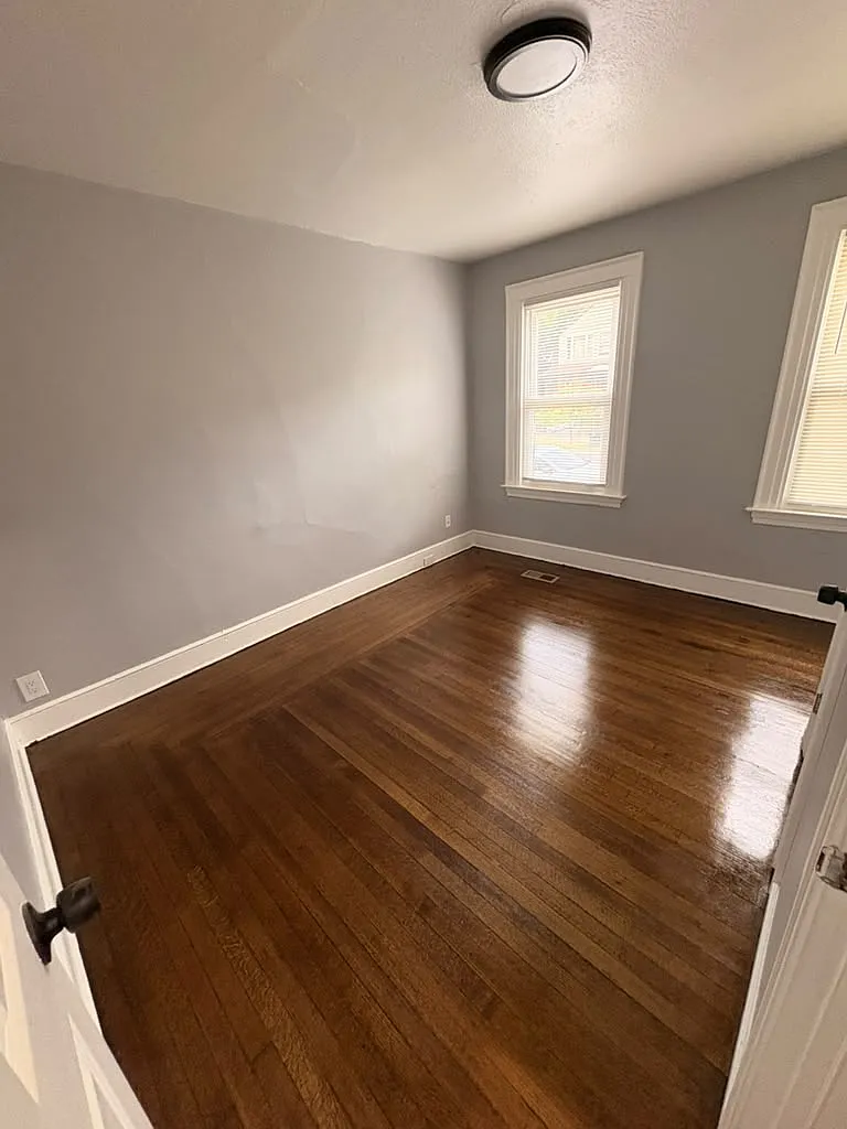 3 bed, 1100 sqft, $1,900 — Photo 4