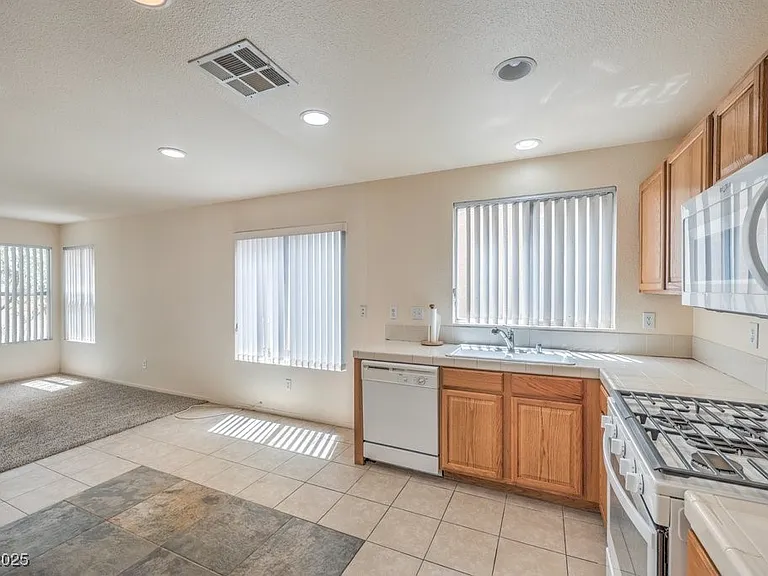 3728 Ashling St — Photo 16