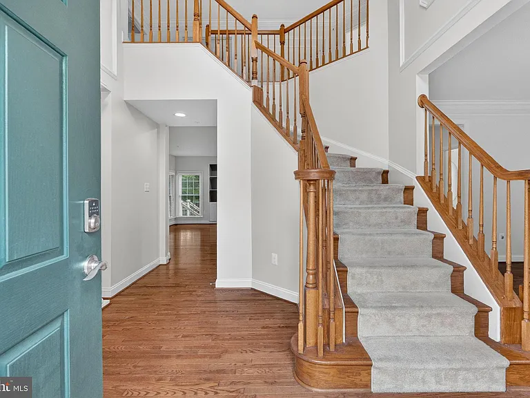 15806 Copper Beech Dr — Photo 9