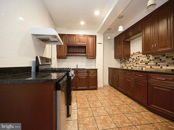 4th image of 3807-9 Haverford Ave