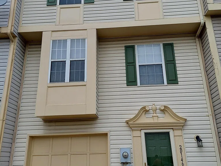 20146 Daniels Cir — Photo 2