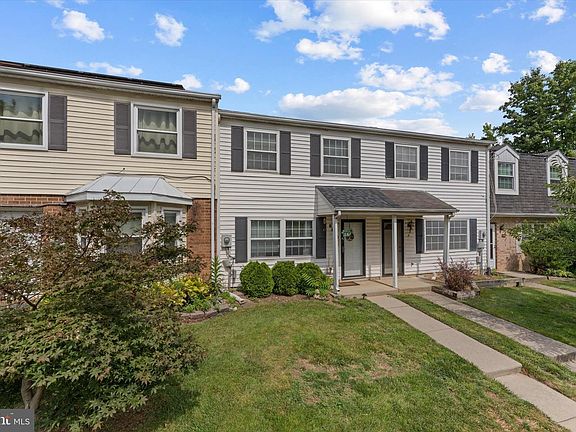 2nd image of 6842 Acacia Ct