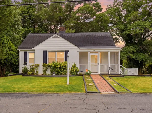 3203 Mulberry Ln, Temple Hills, MD 20748