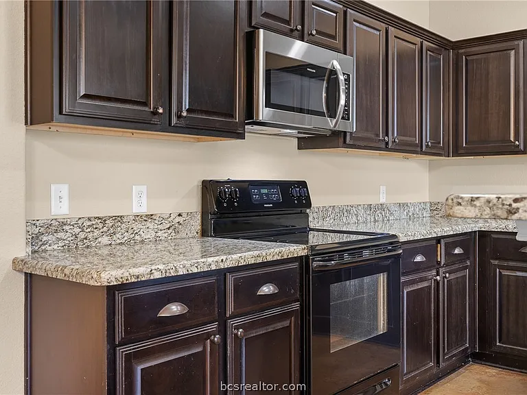 305 Capps Dr — Photo 12
