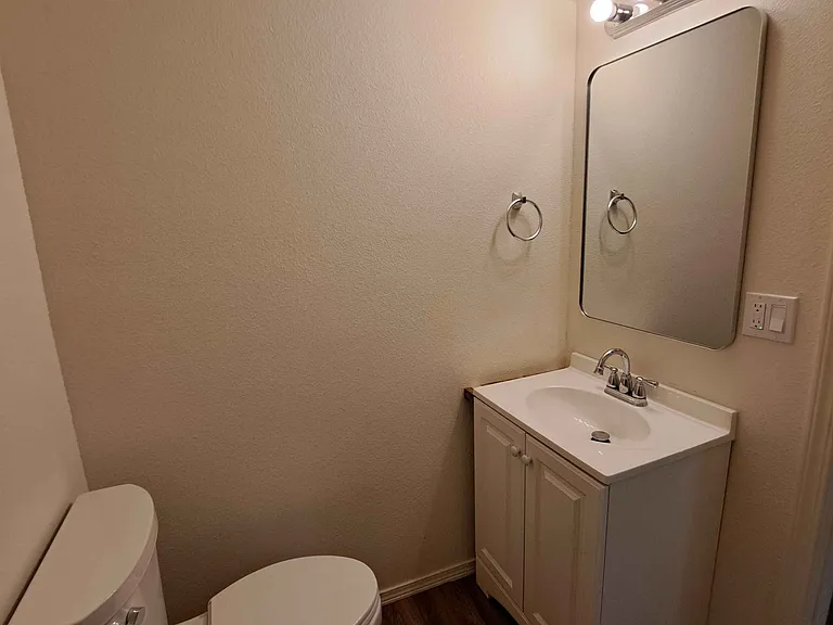 513 W 13th Ave #1/2 — Photo 5