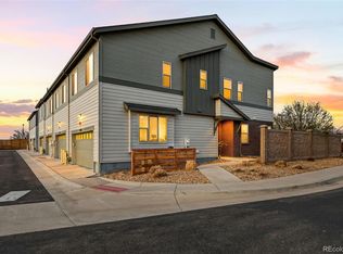 19585 E Sunset Circle, Aurora, CO 80015