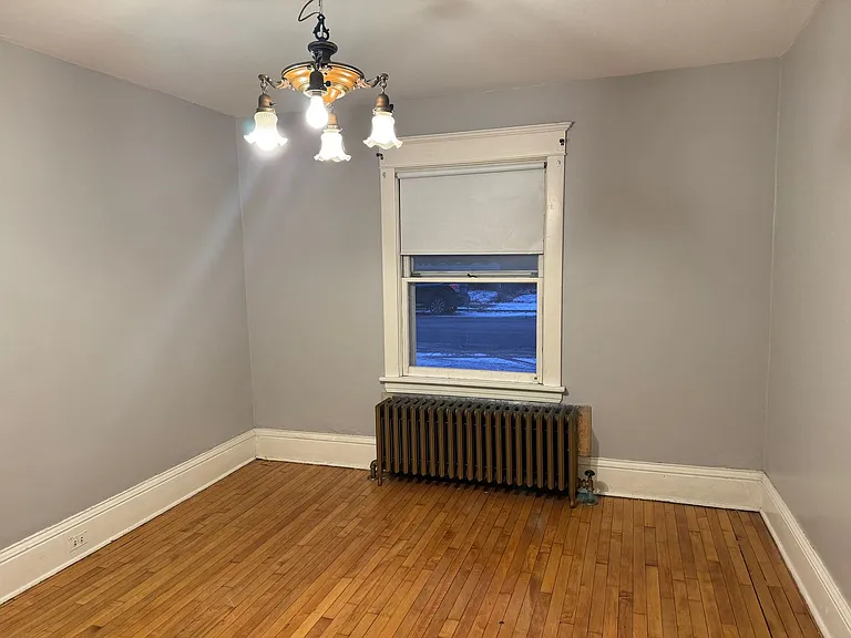 2630 Grand St NE — Photo 8