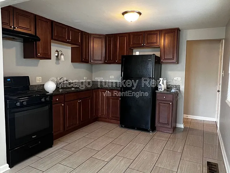 3824 168th Pl — Photo 2