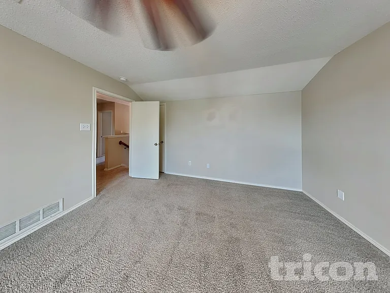 637 Aqua Dr — Photo 8