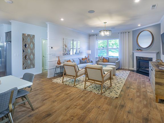 Open Concept Living, great for entertaining