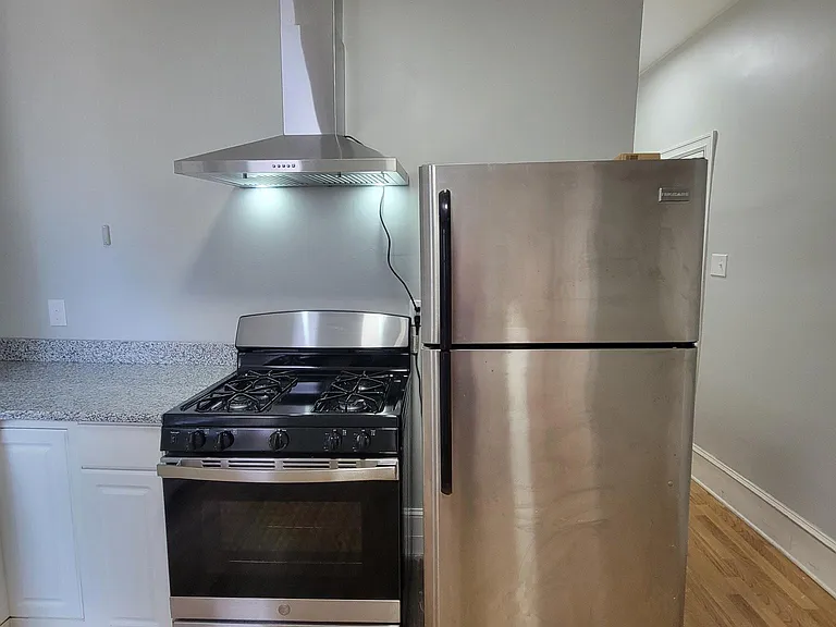 711 S 51st St #1 — Photo 3