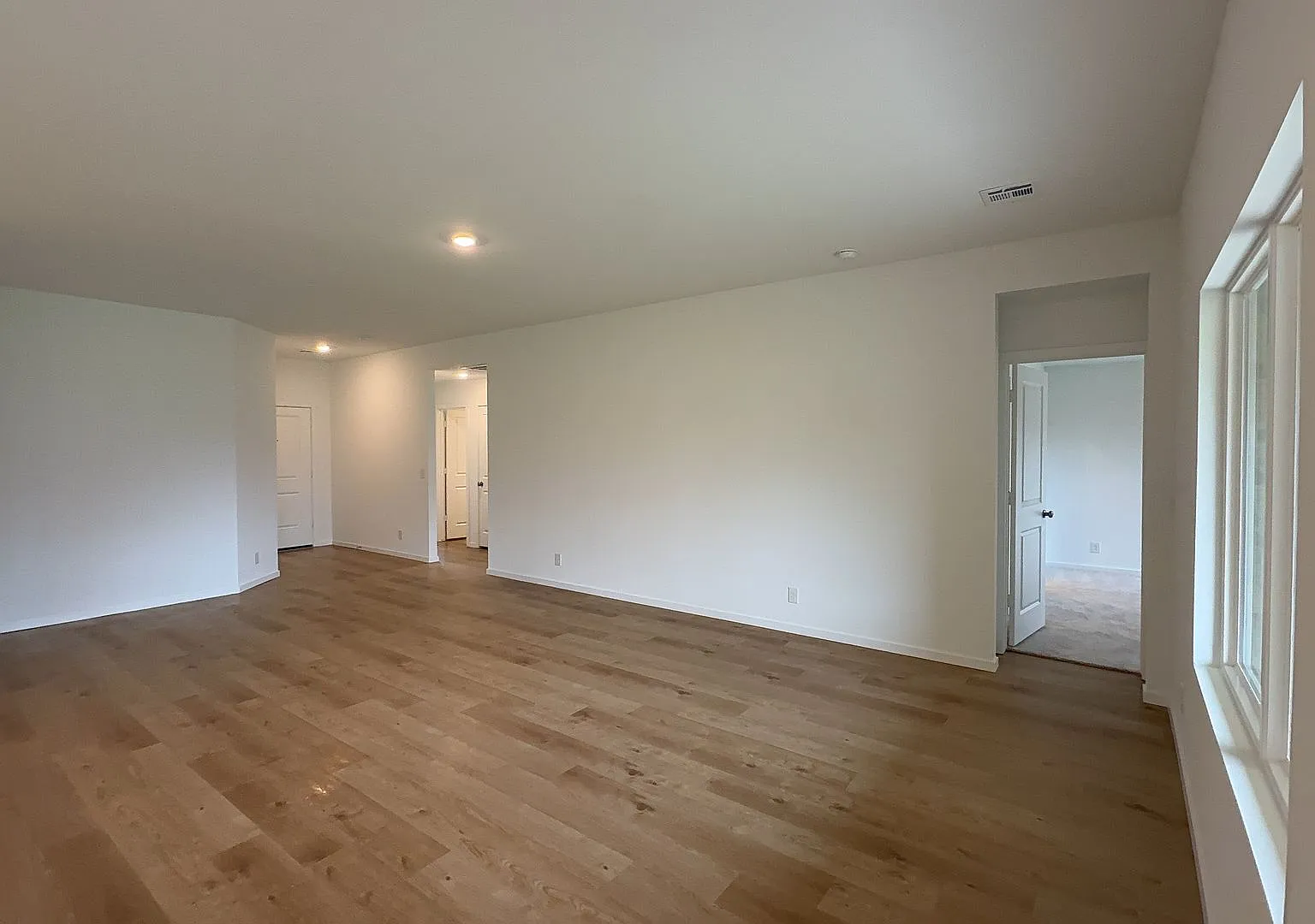 Welcome to your newly constructed 3-bedroom, 2-bath home in Broken Arrow. — Photo 3