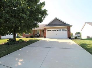 34 Cedarbrooke, Troy, IL 62294