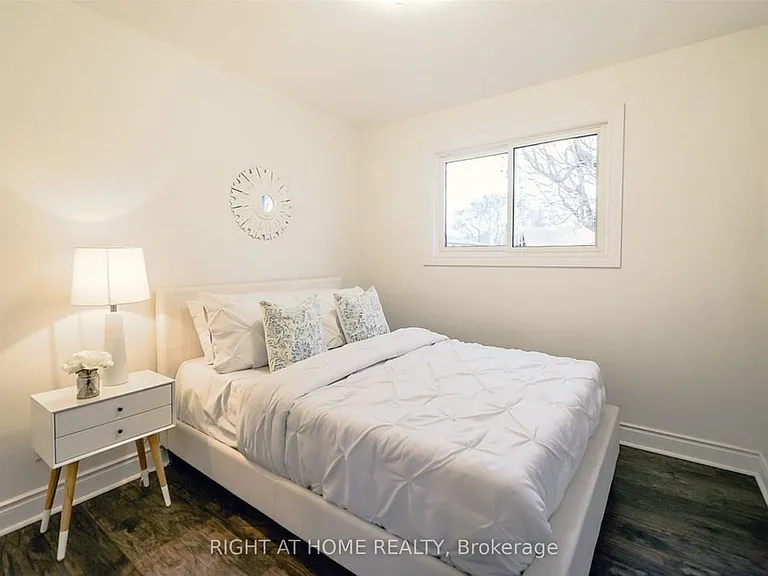 653 Geneva St — Photo 11