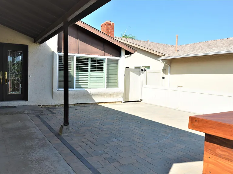 4464 Cather Ave — Photo 3