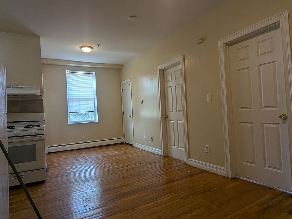 1st image of 672 Congress Ave APT 8