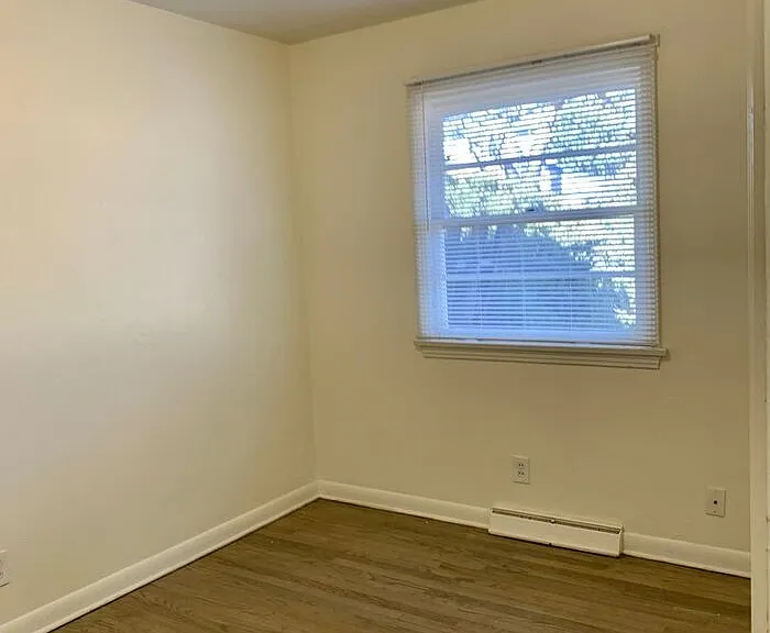 1346 Pine St — Photo 11