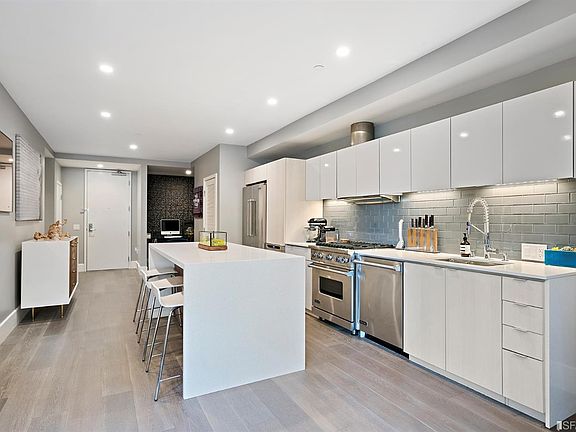 5th image of 35 Dolores St APT 101