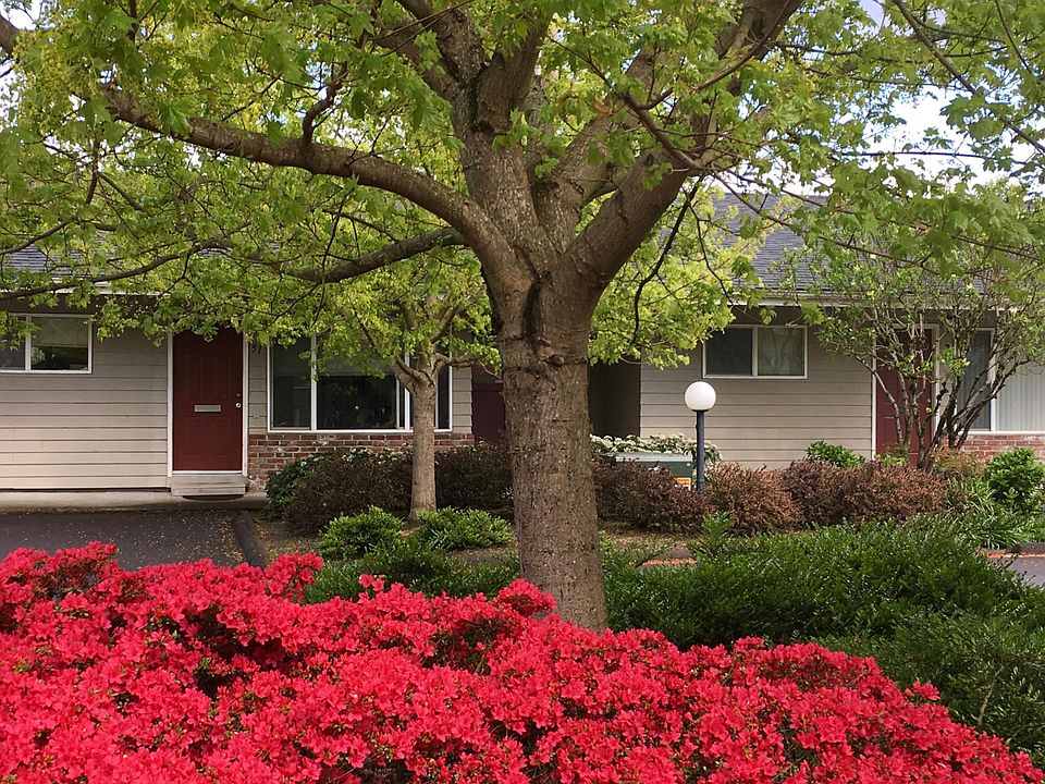Fairway Village Apartment Rentals Gladstone, OR Zillow