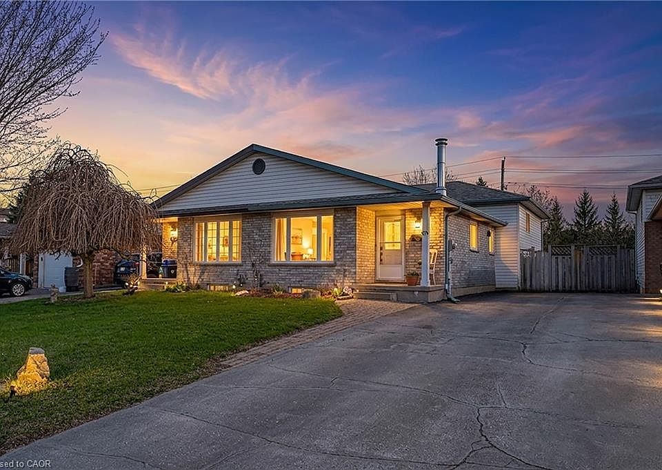 1st image of 48 Tamvale Cres
