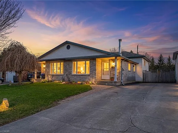 48 Tamvale Cres, Kitchener, ON N2E 3K7