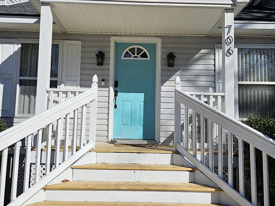 1st image of 706 W Oak Forest Dr