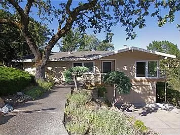 60 Woodside Dr photo 1