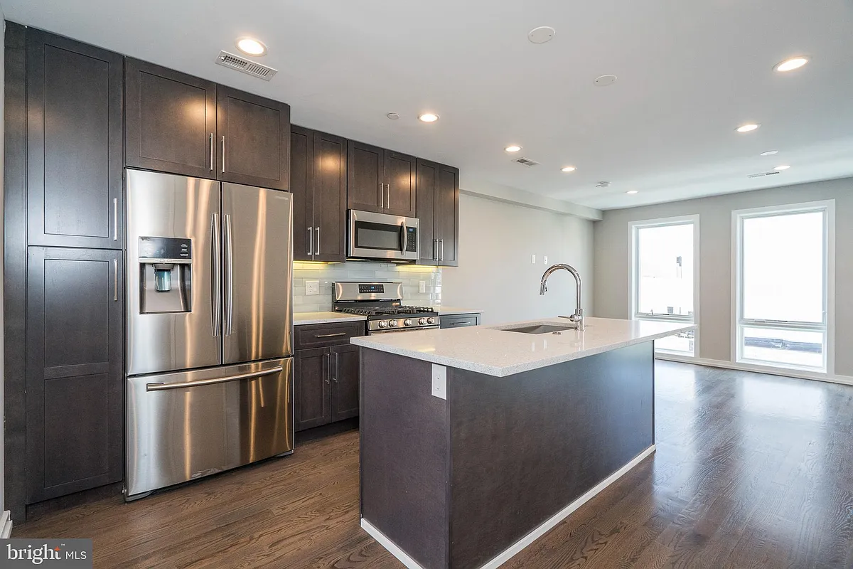 Building Photo - 1436 Clymer St #3