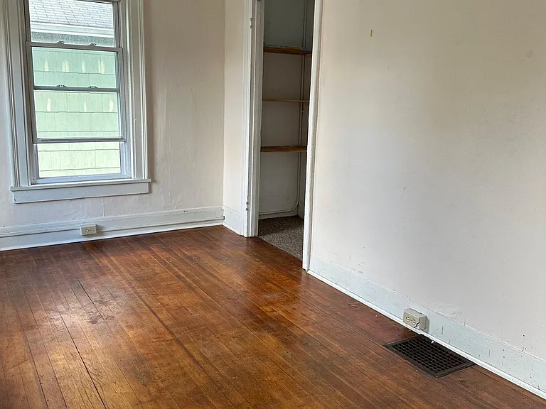 118 Spruce St #2 — Photo 8