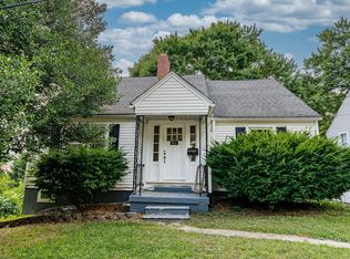 913 Garrison Ave, Morgantown, WV 26505