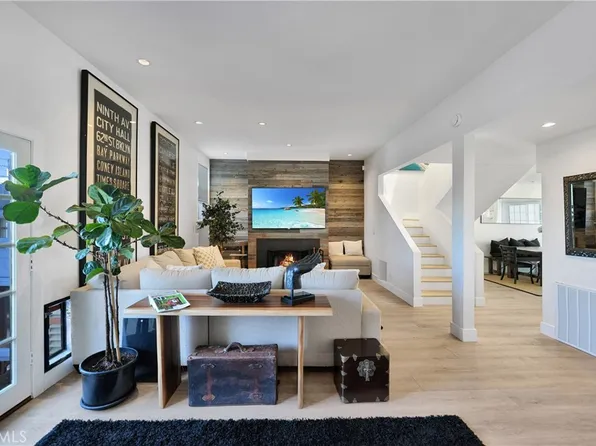 811 W 15th St APT 2B, Newport Beach, CA 92663