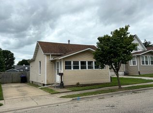 325 E Lincoln St, Bloomington, IL 61701