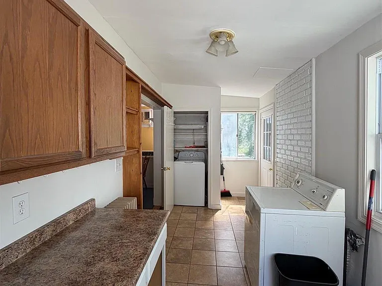 57 Clarendon Ave #1 — Photo 12