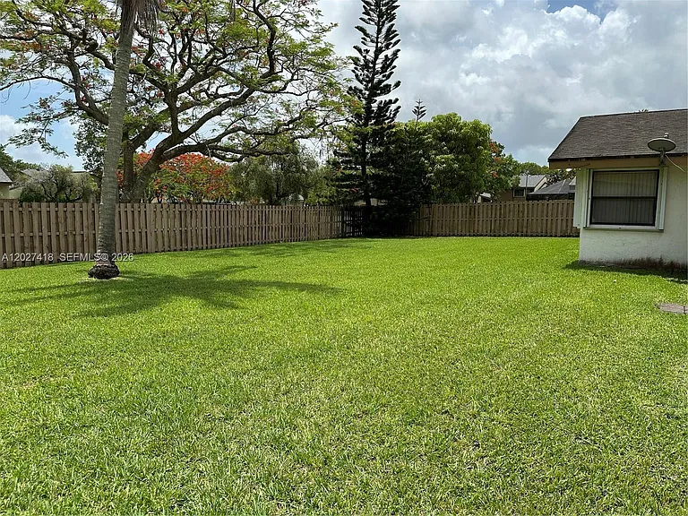 10711 SW 116th Ave — Photo 16