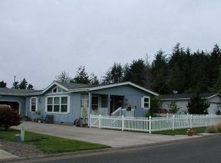 370 SE Anchor Ave, Depoe Bay, OR 97341