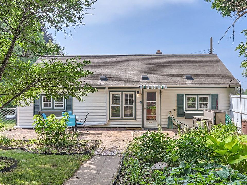 2302 Stillwater Rd E, Maplewood, MN 55119 Zillow