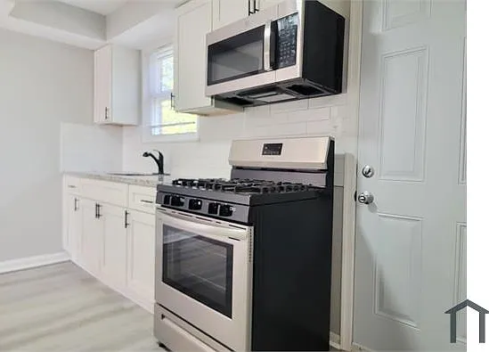 3 bed, 1211 sqft, $2,500 — Photo 2